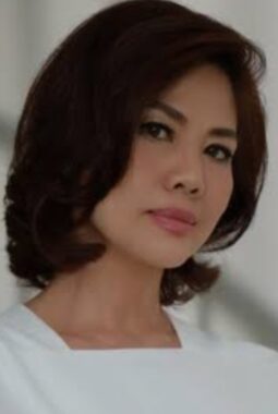 Pesona Penyanyi Vietnam, Ho Le Thu Tetap Awet Muda di Usia 53 Tahun