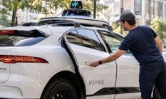 Robotaxi Buka Kerja Baru: Tutup Pintu Mobil, Bayaran Ratusan Ribu