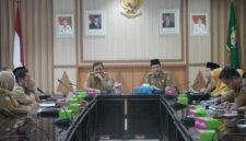 Oplus_0
