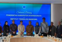 Oplus_0