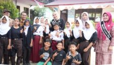 Oplus_0